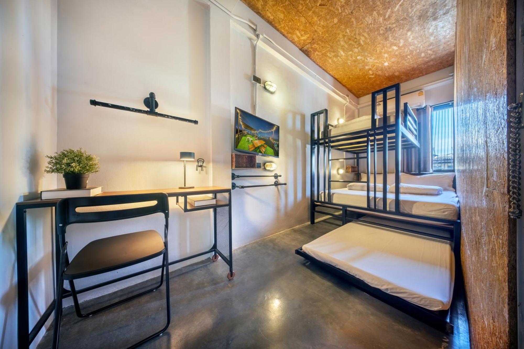 Ralph Nhà trọ Bangkok