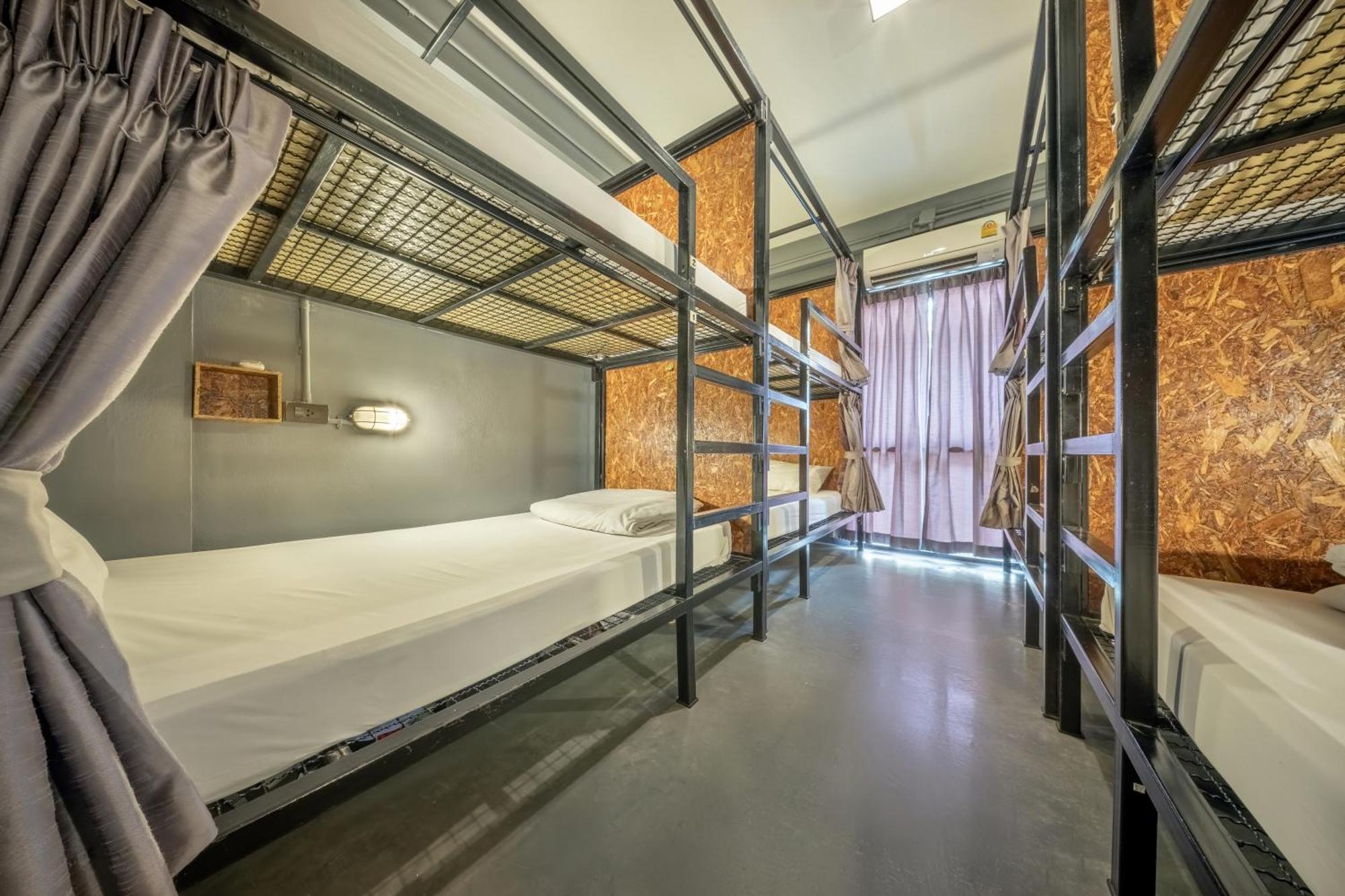 Ralph Nhà trọ Bangkok